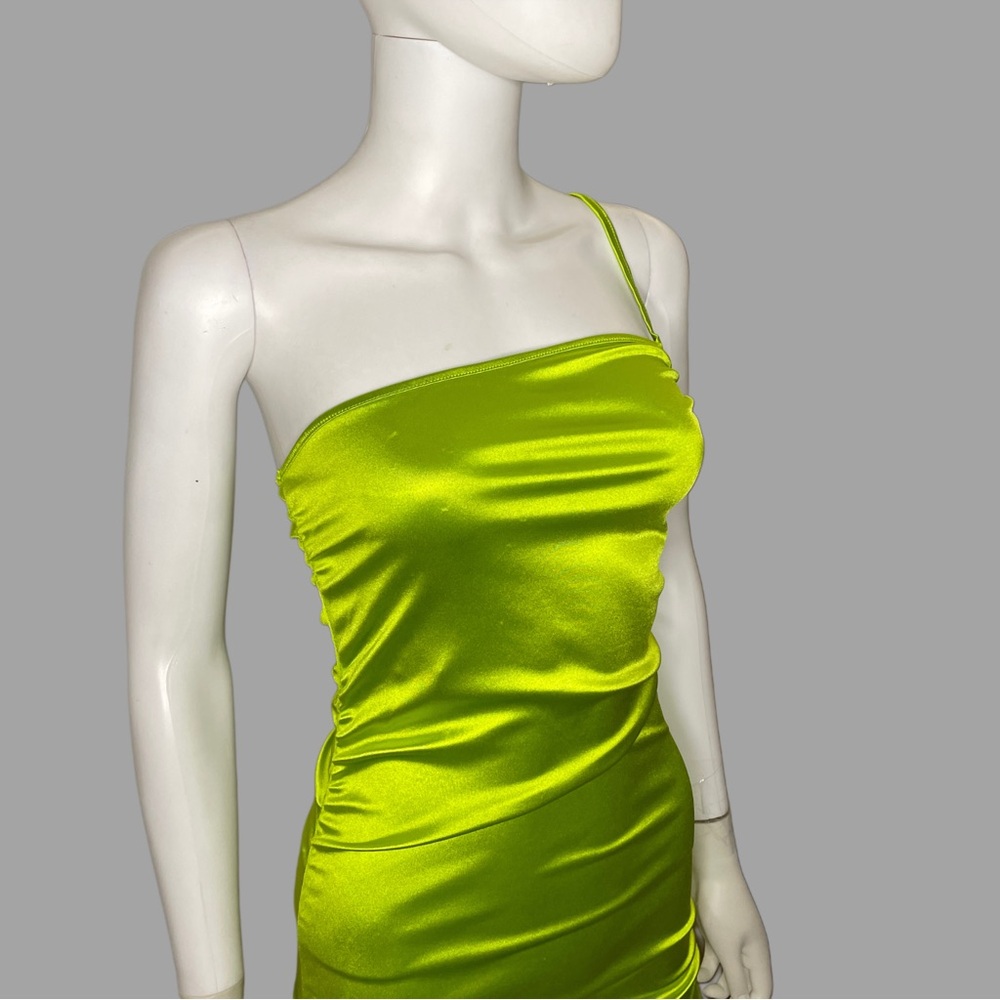 Lime Green‎ Ruched One Shoulder Satin Midi Dress - Picture 2 of 5